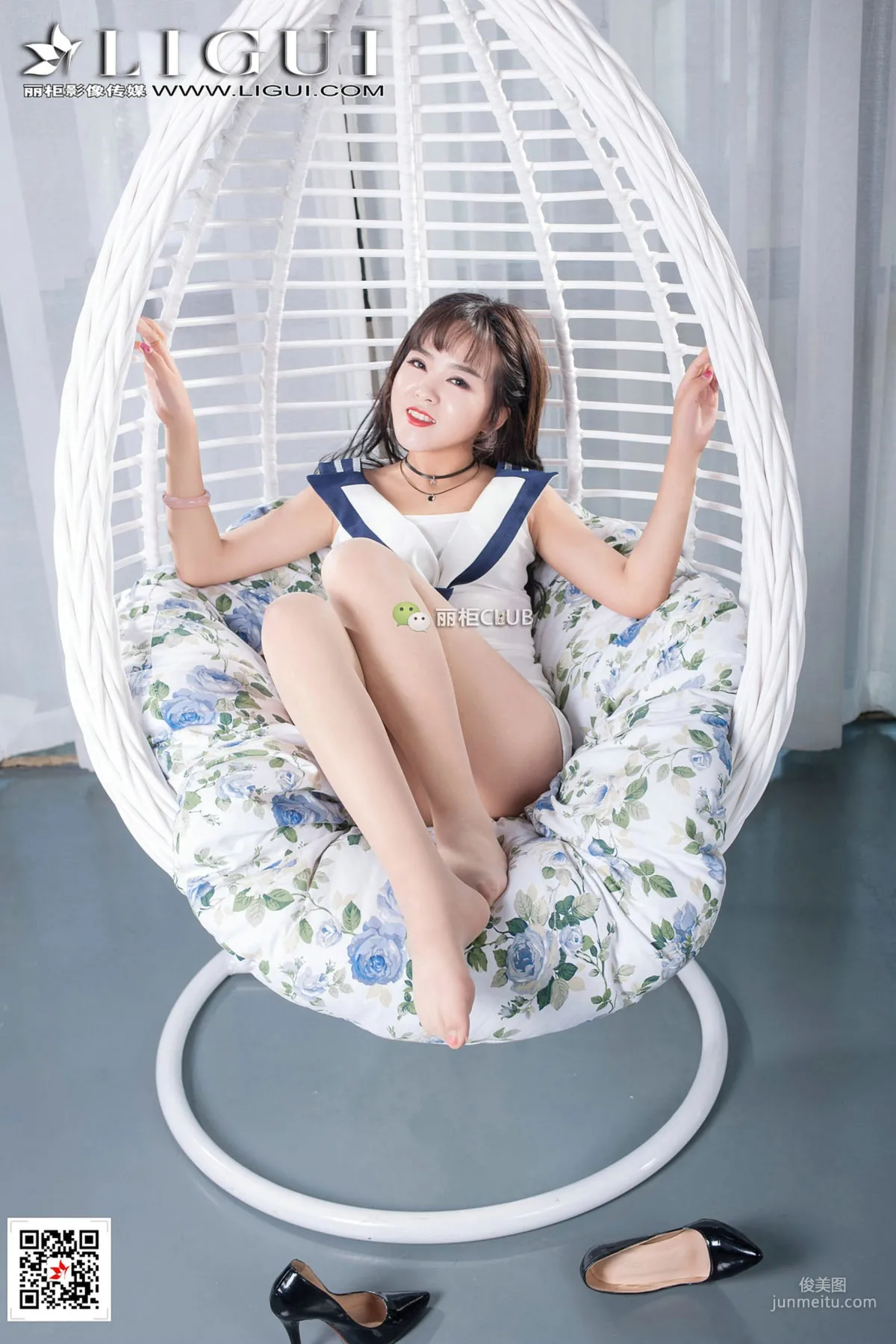 Model 刘悦《摇篮椅丝足美腿》 [丽柜Ligui] 写真集14