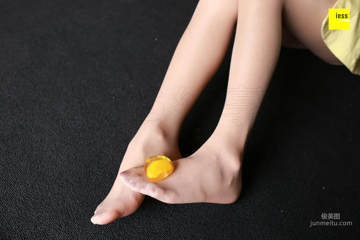 婉萍《報告！是果凍先動的手》 [異思趣向IESS] 絲享家209 寫真集 89