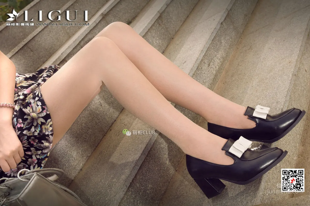 Model 允兒《連衣裙街拍美腿絲足》 [麗櫃Ligui] 寫真集 32