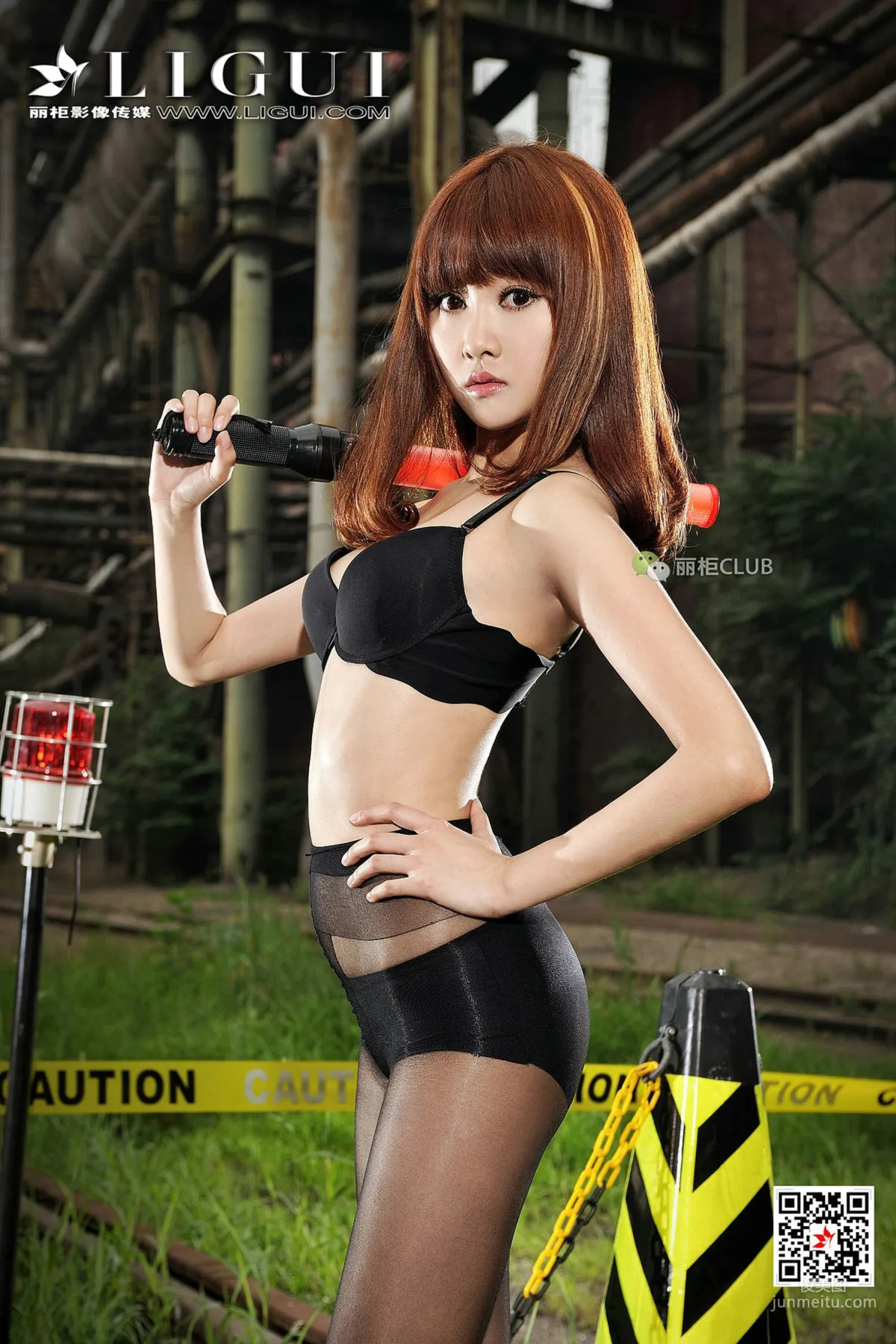 Model 笑笑《廢舊火車道黑絲美腳》 [麗櫃Ligui] 寫真集 53