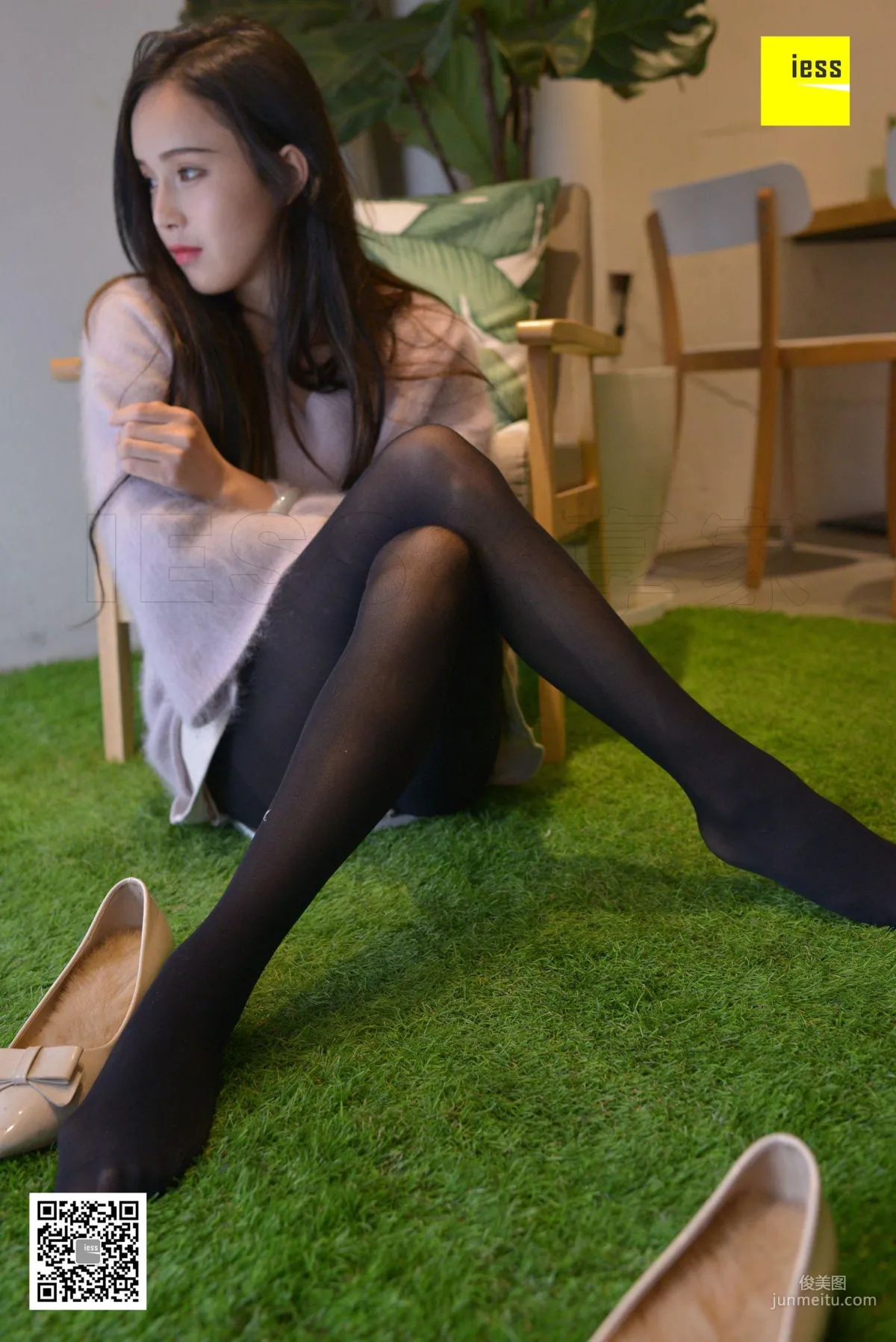 小羽《50D黑丝平底鞋》 [异思趣向IESS] 丝享家195 写真集91