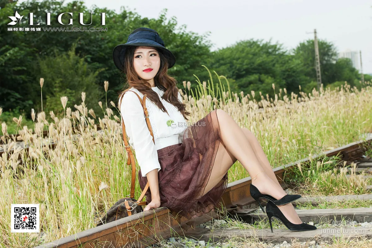 Model 思彤《時尚美腿唯美外拍》 [麗櫃Ligui] 寫真集 26