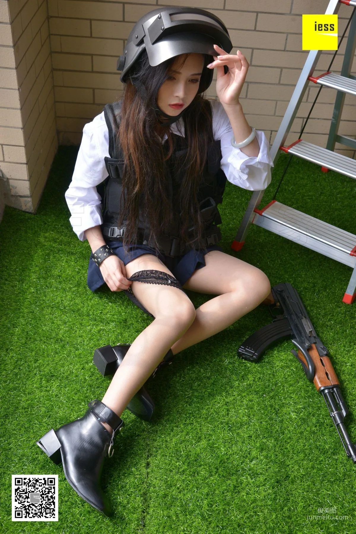 小羽《女戰士》――帶妹吃雞 [異思趣向IESS] 絲享家207 寫真集 3
