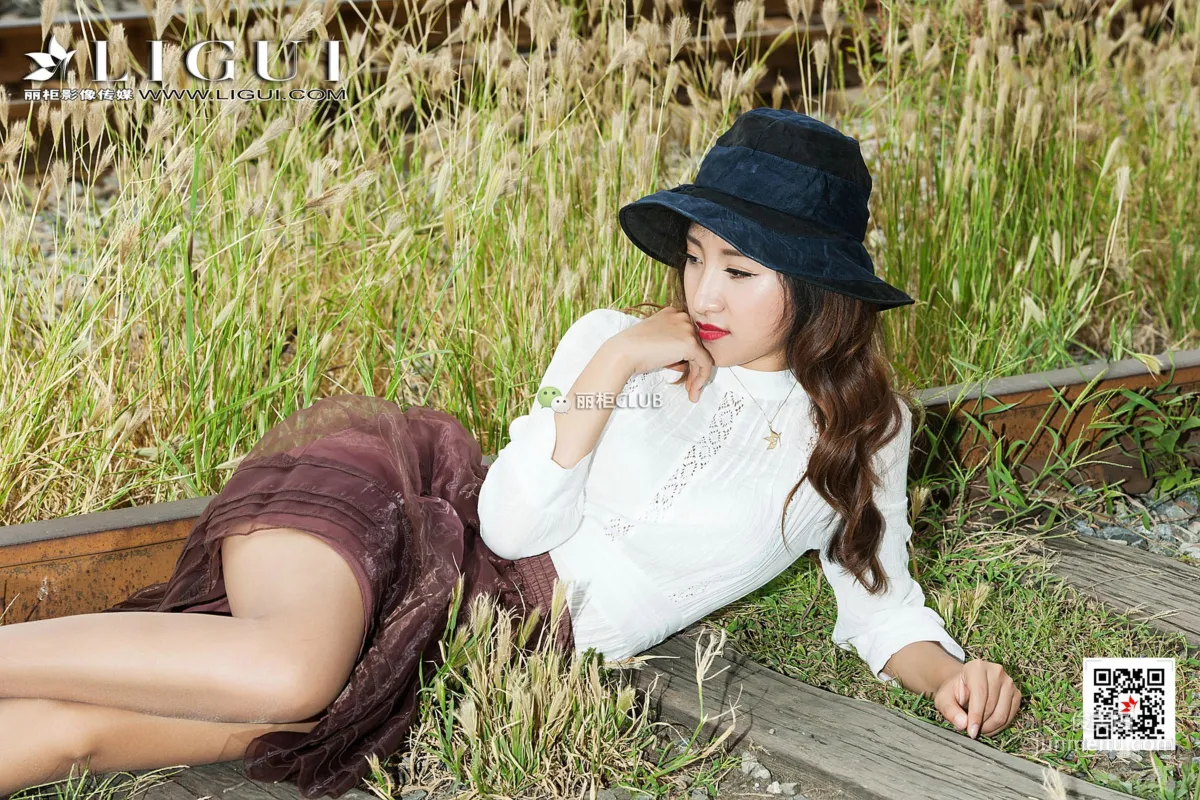 Model 思彤《時尚美腿唯美外拍》 [麗櫃Ligui] 寫真集 32