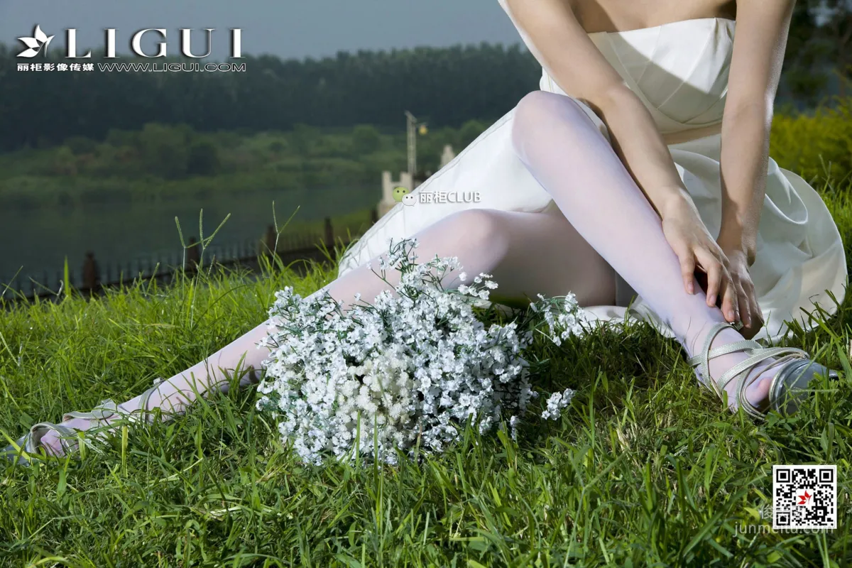 Model 雪儿《白丝+抹胸礼服》 [丽柜Ligui] 写真集53