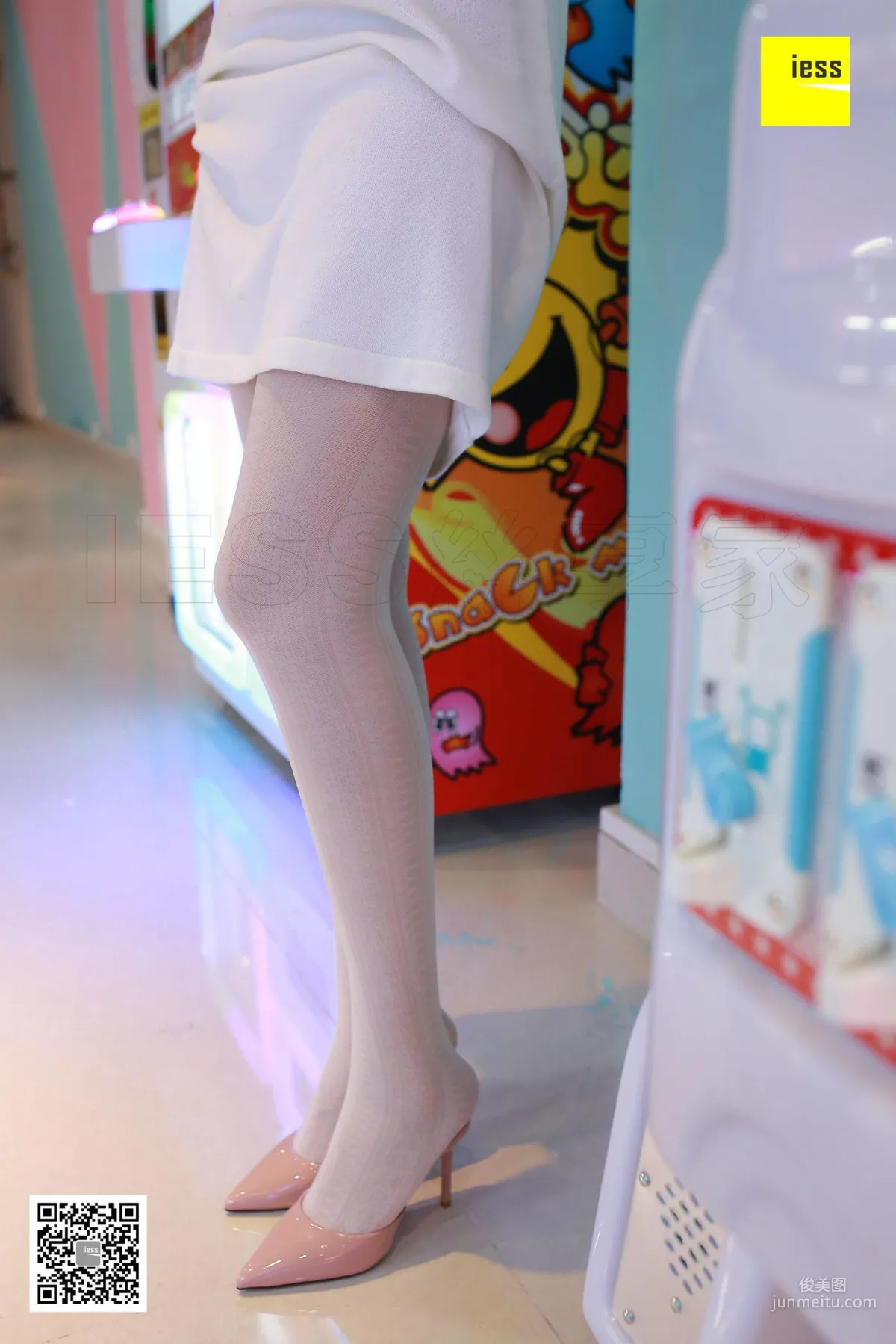 紫紫《練歌房白絲美女》 [異思趣向IESS] 絲享家203 寫真集 1