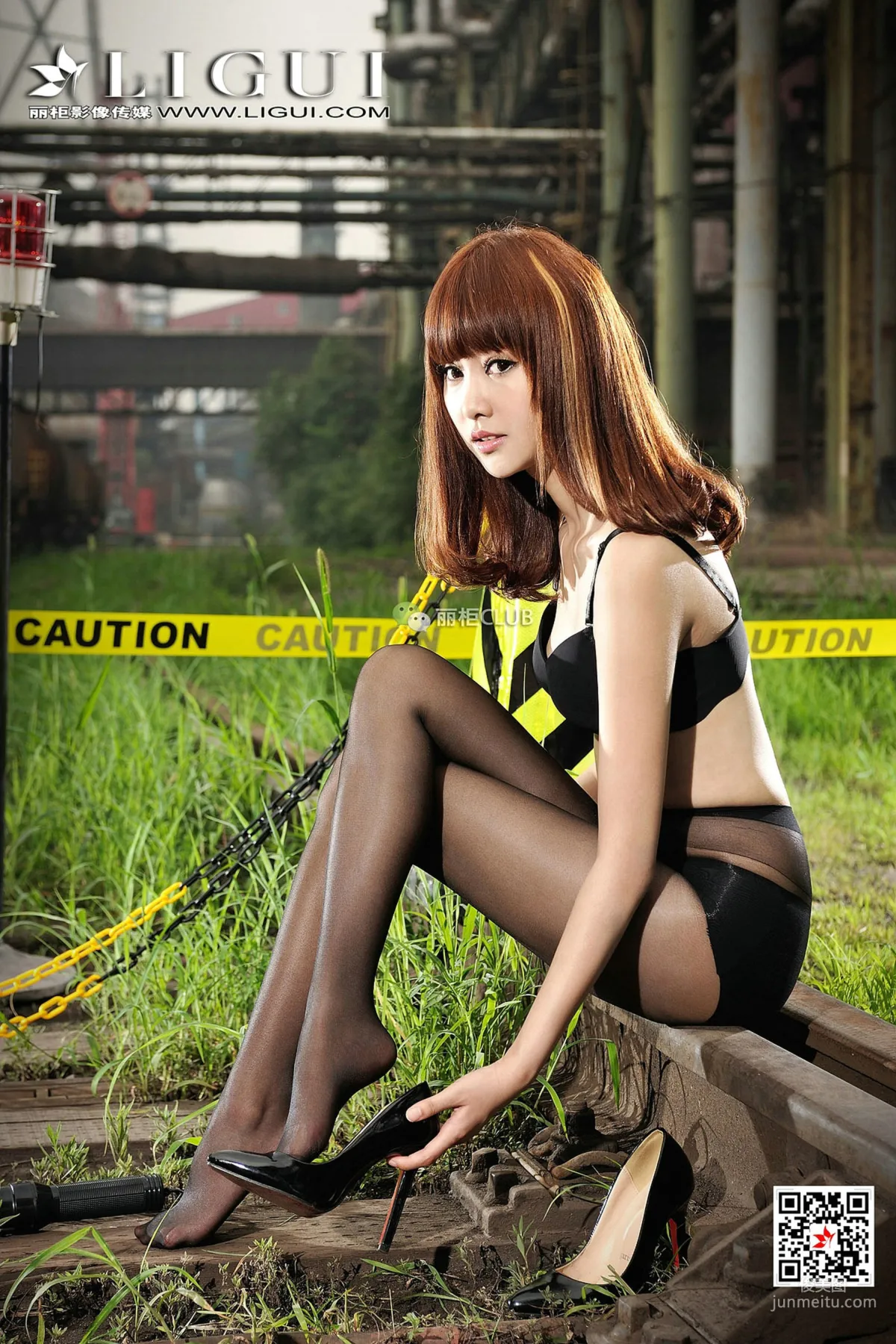 Model 笑笑《廢舊火車道黑絲美腳》 [麗櫃Ligui] 寫真集 81