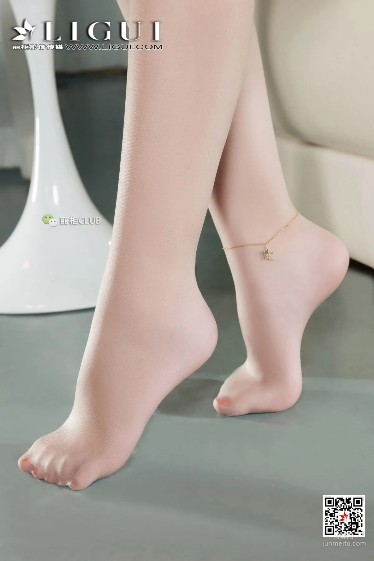 Model 心怡《西装OL丝足美腿》 [丽柜Ligui] 写真集34