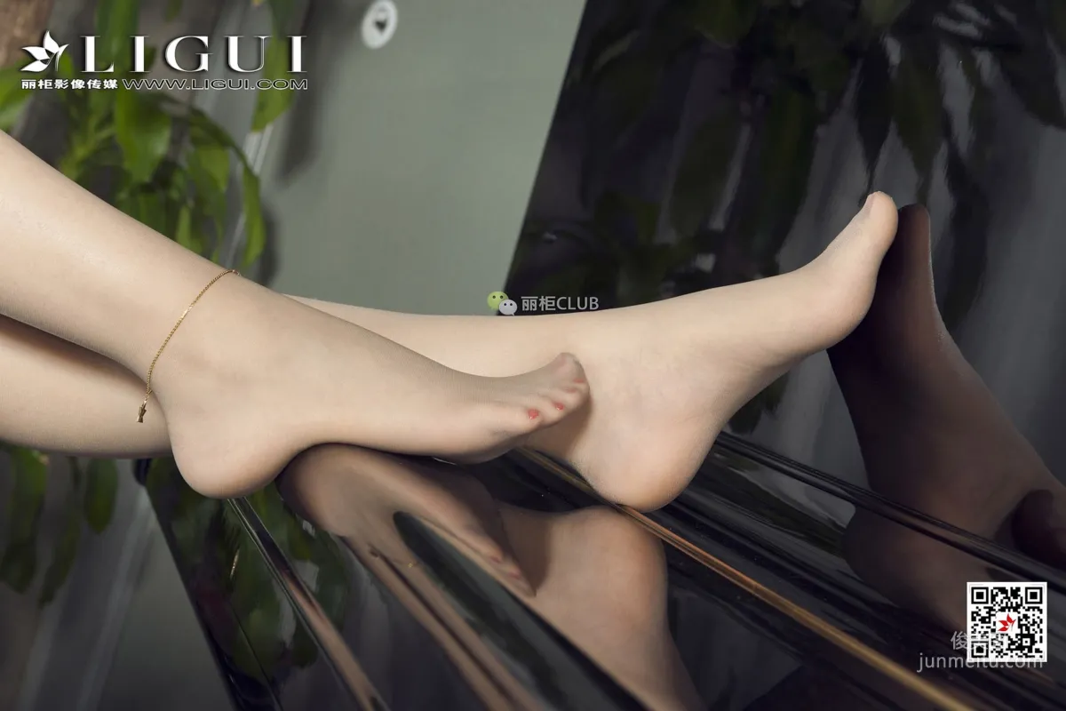 Model 劉镗《辦公室肉絲襪美腿絲足》 [麗櫃Ligui] 寫真集 36
