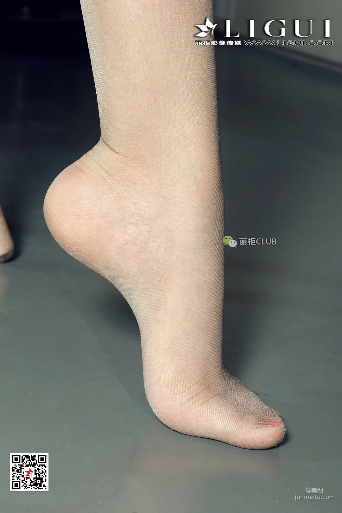 Model 劉镗《辦公室肉絲襪美腿絲足》 [麗櫃Ligui] 寫真集 28