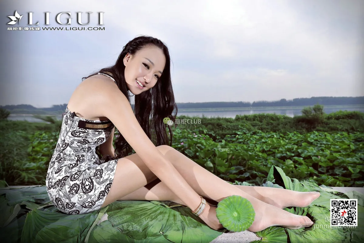Model 腿模Amily《連衣套裙+肉絲足》 [麗櫃Ligui] 寫真集 36