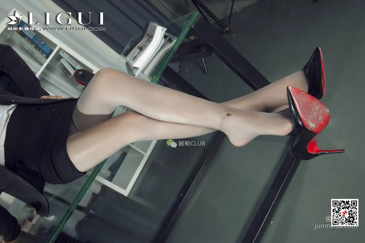 Model 一梦《办公室灰丝OL》 [丽柜Ligui] 写真集3