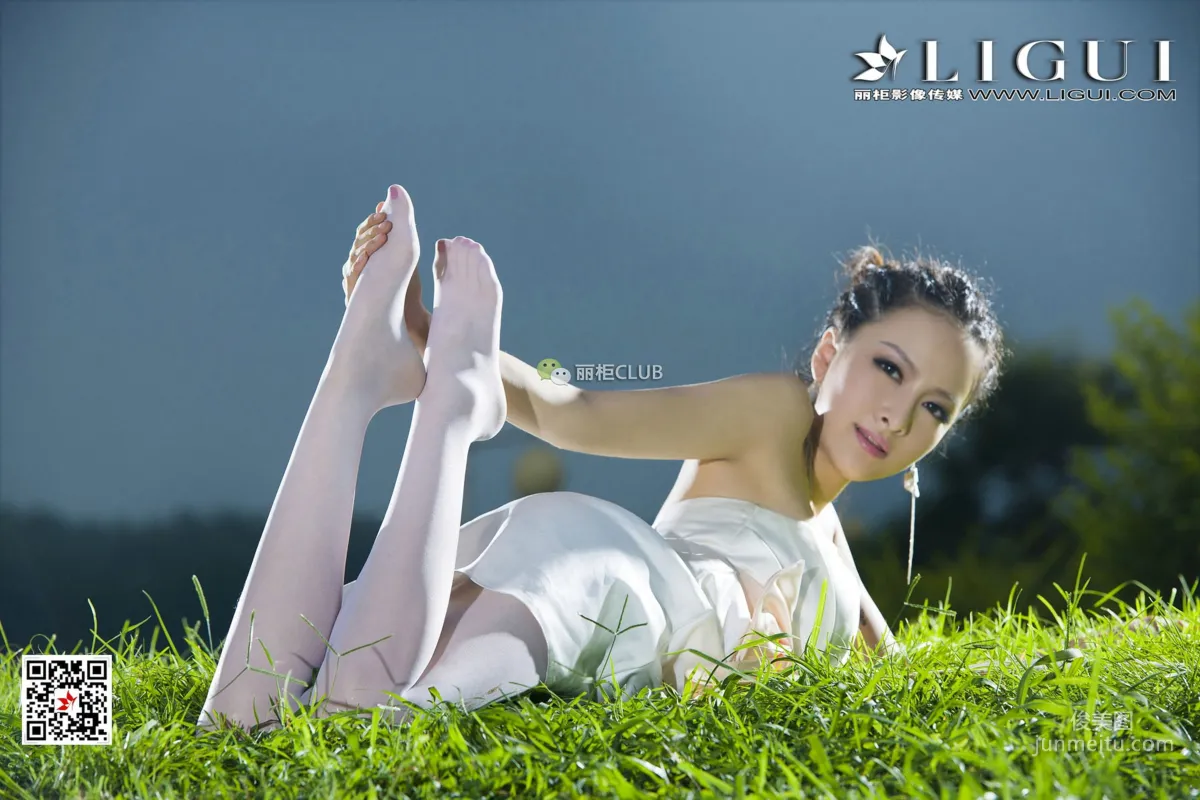 Model 雪儿《夜空白丝》 [丽柜Ligui] 写真集24