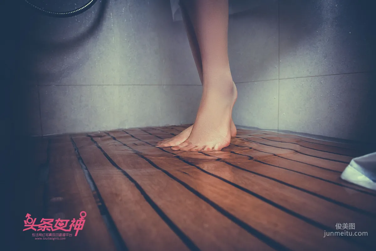 迪愛兒《雨衣修水》 [頭條女神Toutiaogirls] 寫真集 22