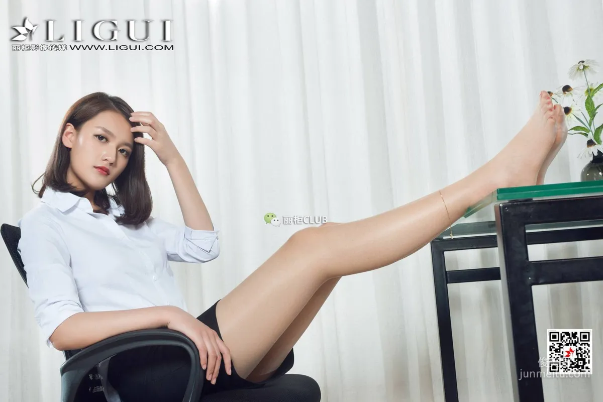 腿模瑩瑩《肉絲襪美腿麗人》 [麗櫃Ligui] 寫真集 36