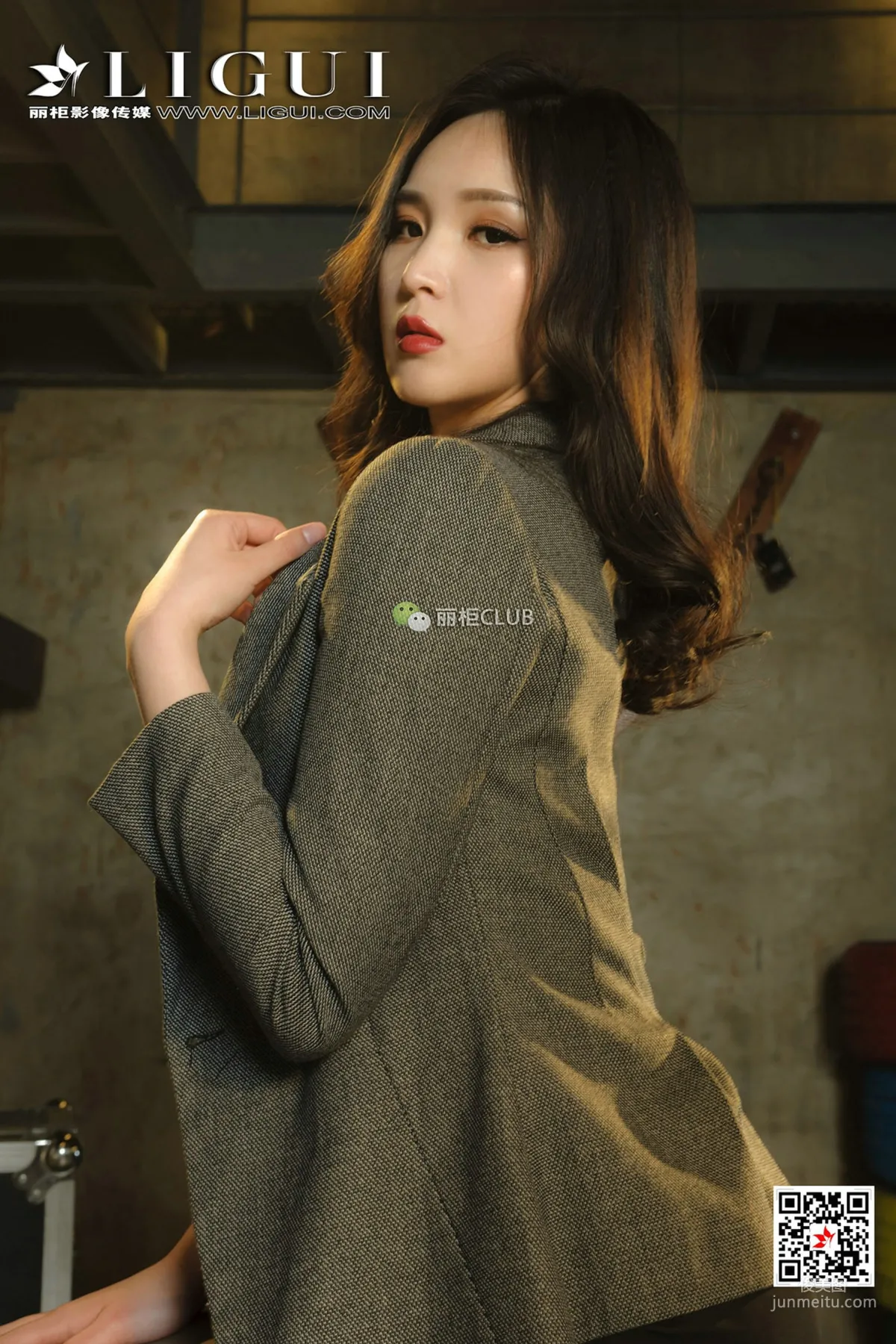 腿模小戈《黑丝女王》 [丽柜Ligui] 写真集33