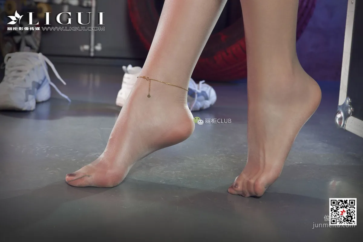 腿模筱筱《運動風絲襪妹子》 [麗櫃Ligui] 寫真集 23