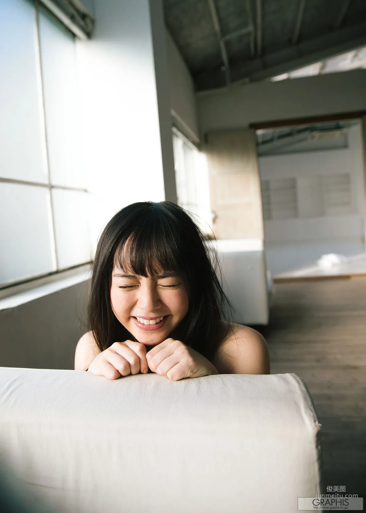 Yuna Ogura 小倉由菜 [Graphis] Gravure 初脫ぎ娘 寫真集 5