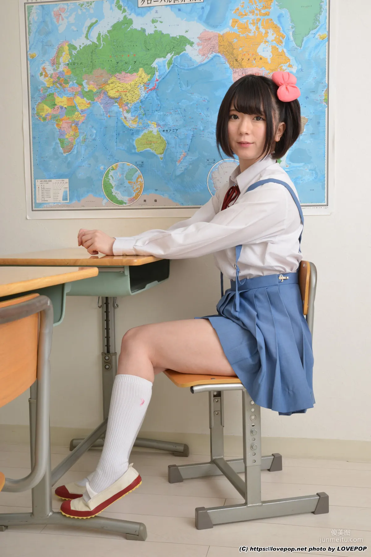[LovePop] 篠崎みお《教室校服系列》 Set07 写真集35