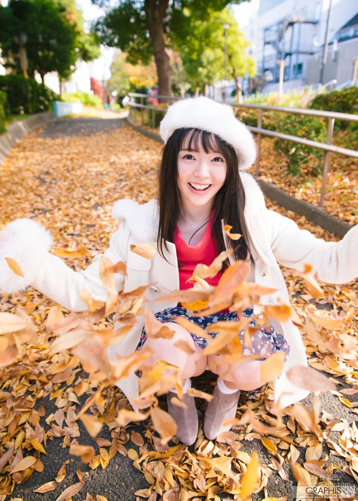 Yuna Ogura 小倉由菜 [Graphis] Gravure 初脫ぎ娘 寫真集 61