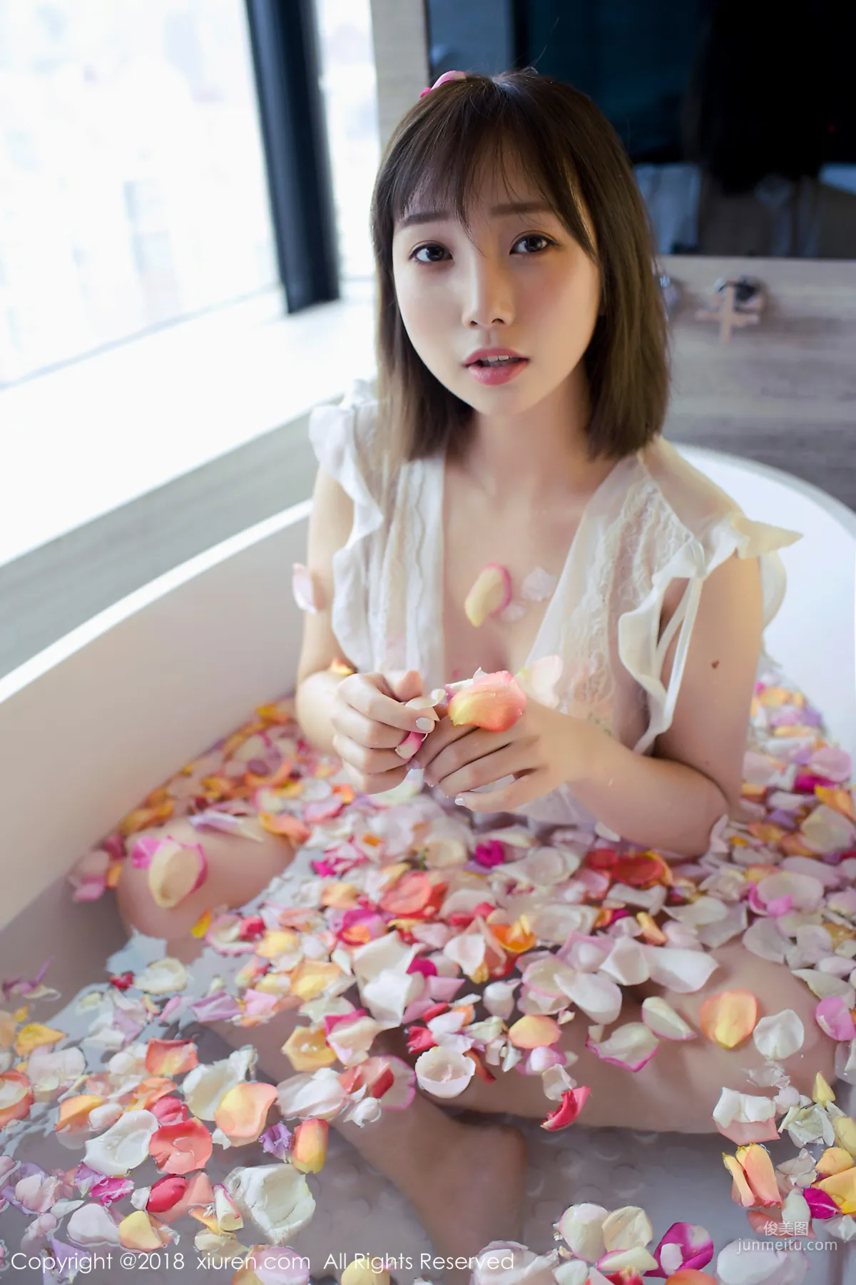 枝恩《短发百变大美女》 [秀人网XIUREN] No.981 写真集1