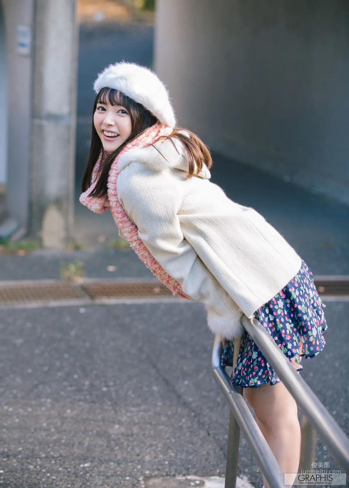 Yuna Ogura 小倉由菜 [Graphis] Gravure 初脫ぎ娘 寫真集 60