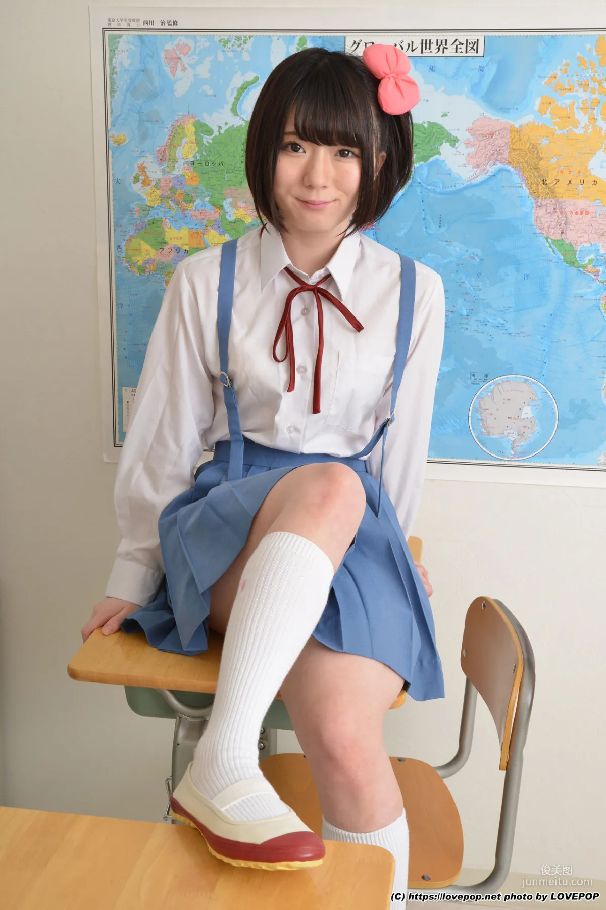 [LovePop] 篠崎みお《教室校服系列》 Set07 写真集14