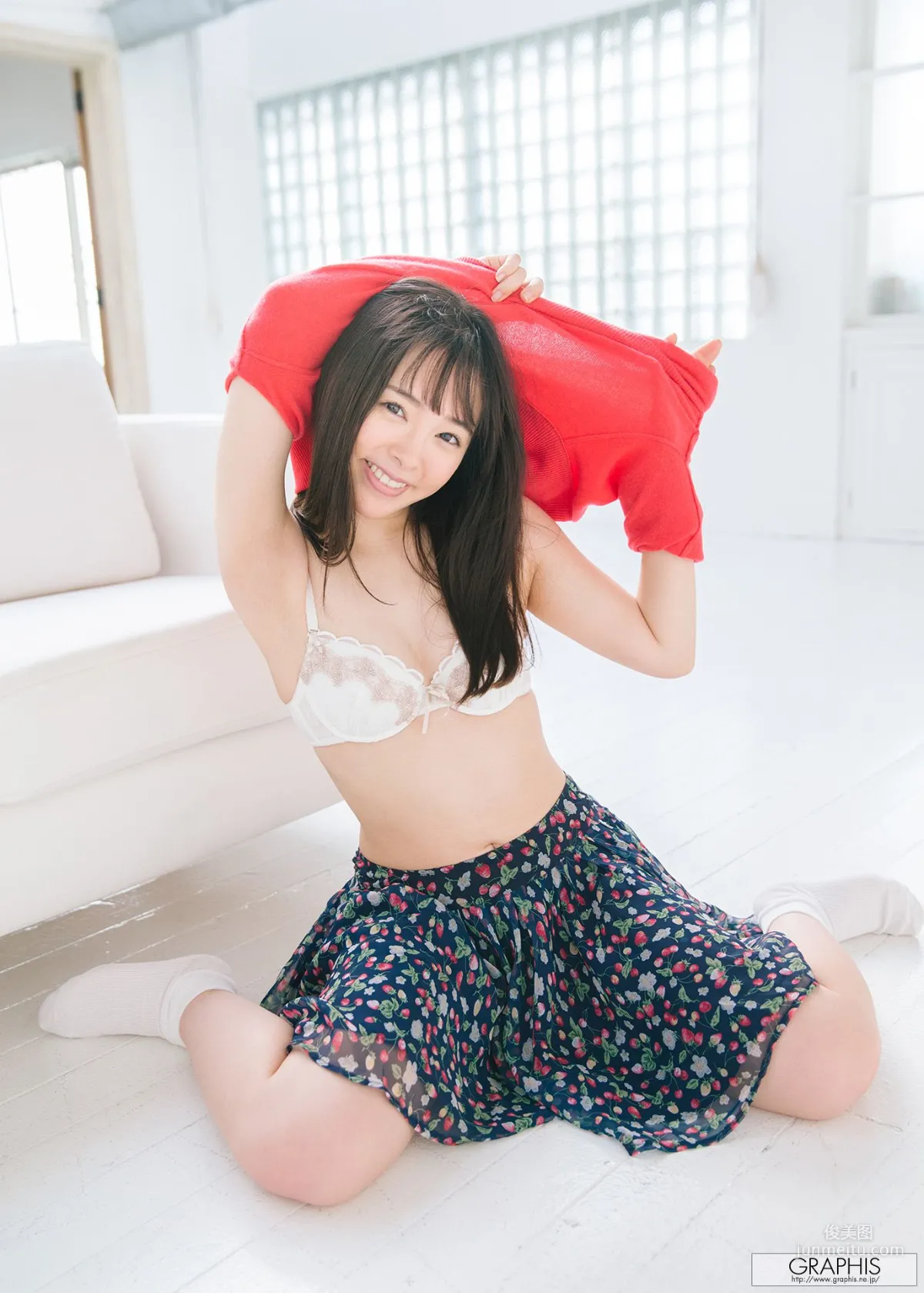 Yuna Ogura 小倉由菜 [Graphis] Gravure 初脫ぎ娘 寫真集 36