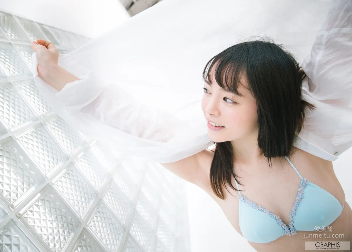 Yuna Ogura 小倉由菜 [Graphis] Gravure 初脫ぎ娘 寫真集 15