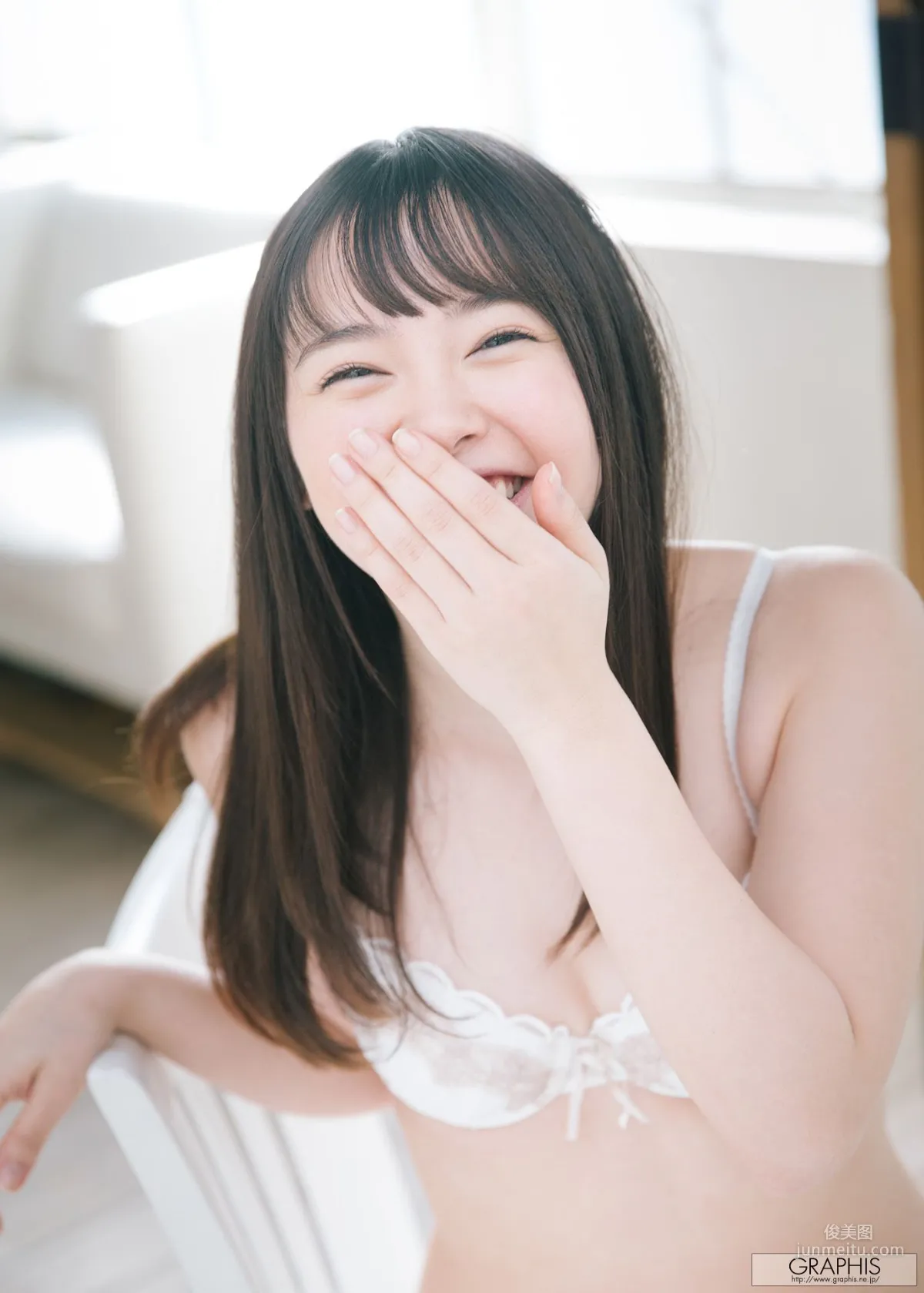 Yuna Ogura 小倉由菜 [Graphis] Gravure 初脫ぎ娘 寫真集 26