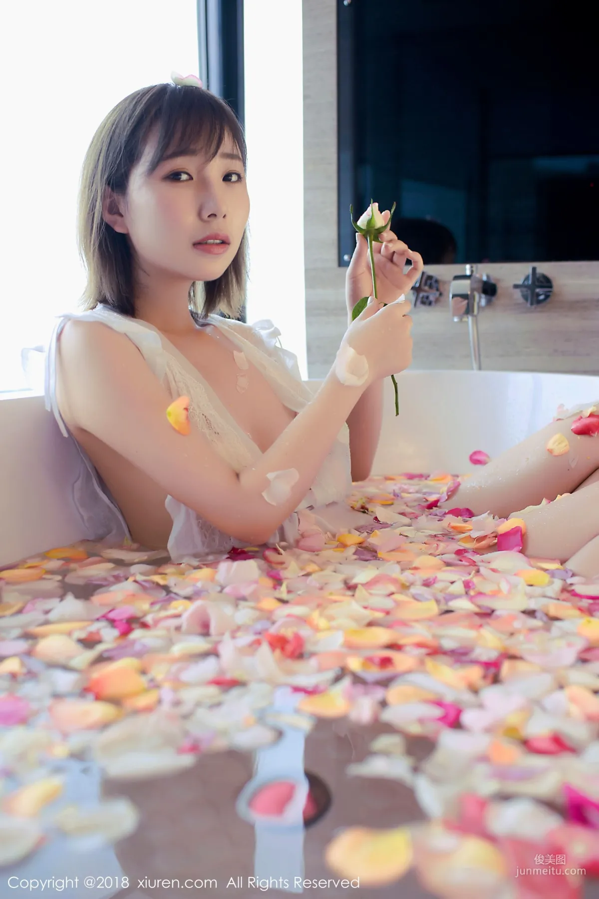 枝恩《短发百变大美女》 [秀人网XIUREN] No.981 写真集15