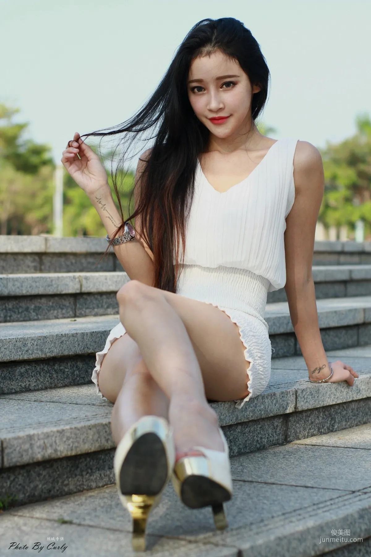 [台灣正妹] 詹艾葳Avril《高雄美術館》寫真集 17