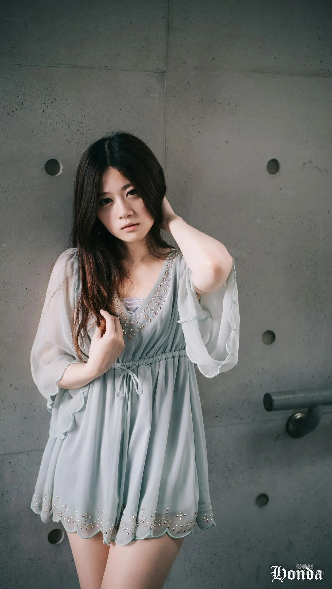 [台灣網紅美女] Becky OL服裝三套 寫真集 24