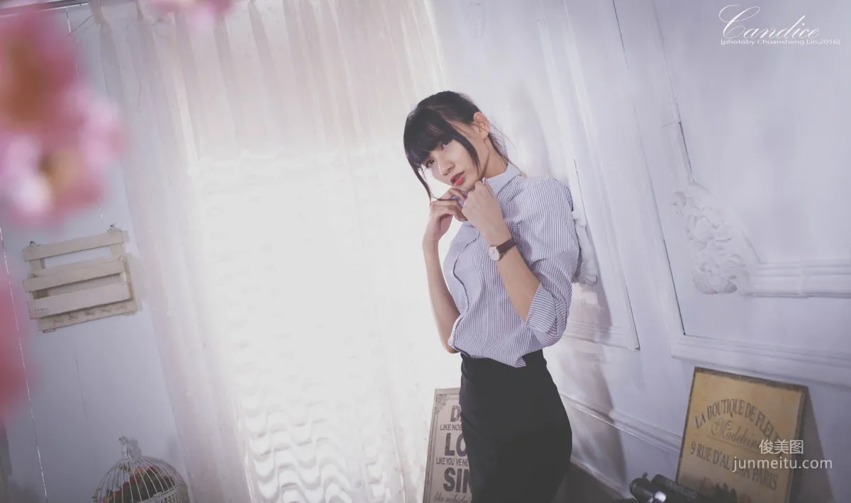 [台灣正妹] 蔡譯心 - 棚拍黑絲制服美腿 寫真集 22