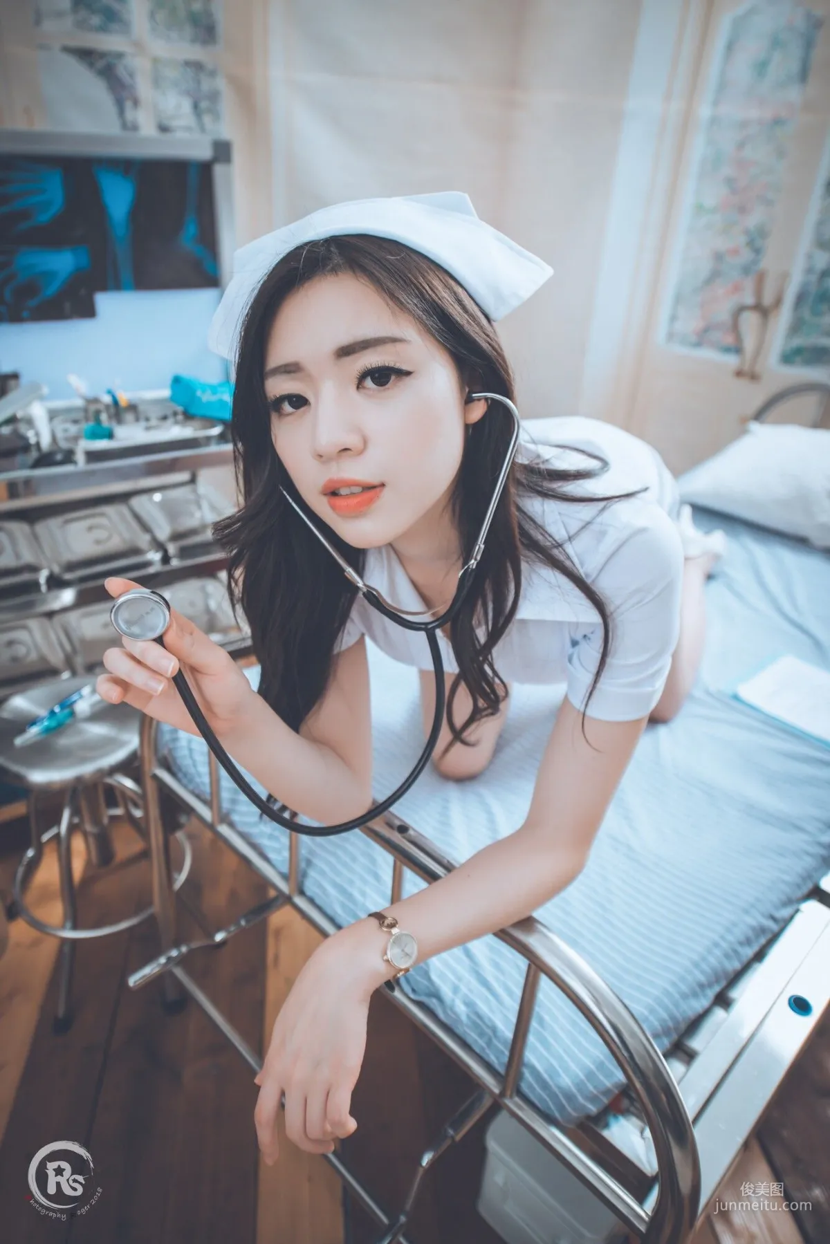 [台灣網紅美女] 謝立琪《謝雨琪の護士》 寫真集 9