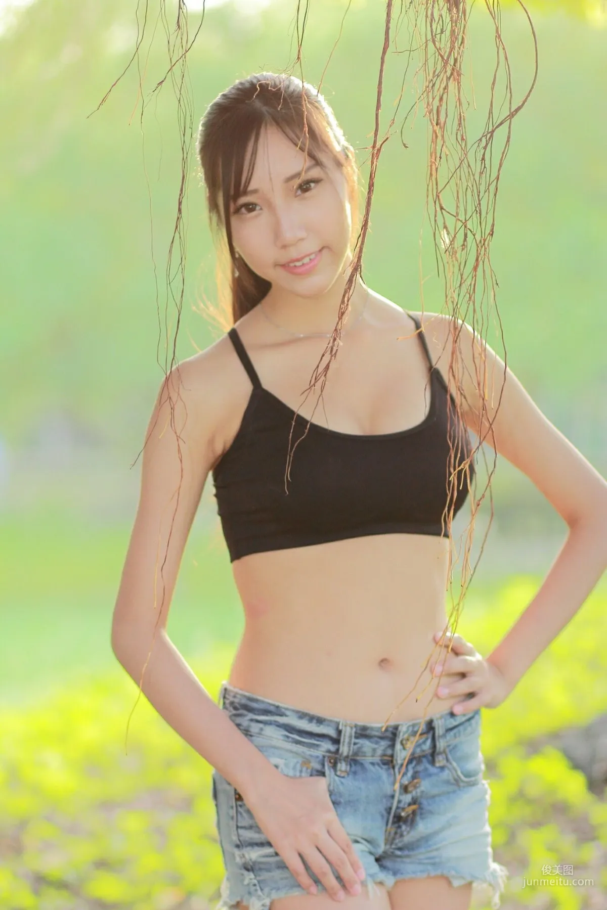 [台湾正妹] 豬比《兒童美術館外拍》 写真集29