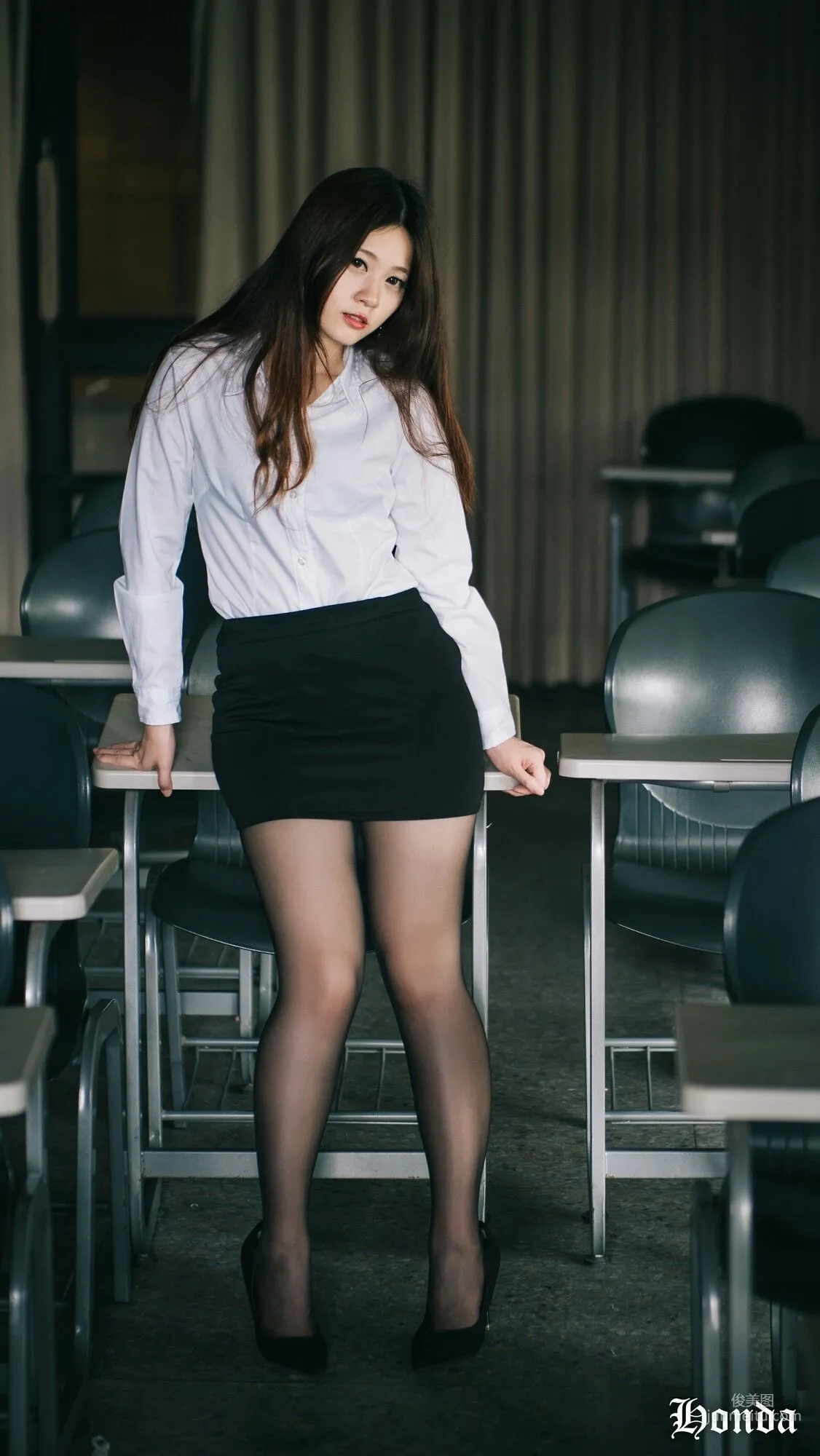 [台灣網紅美女] Becky OL服裝三套 寫真集 35