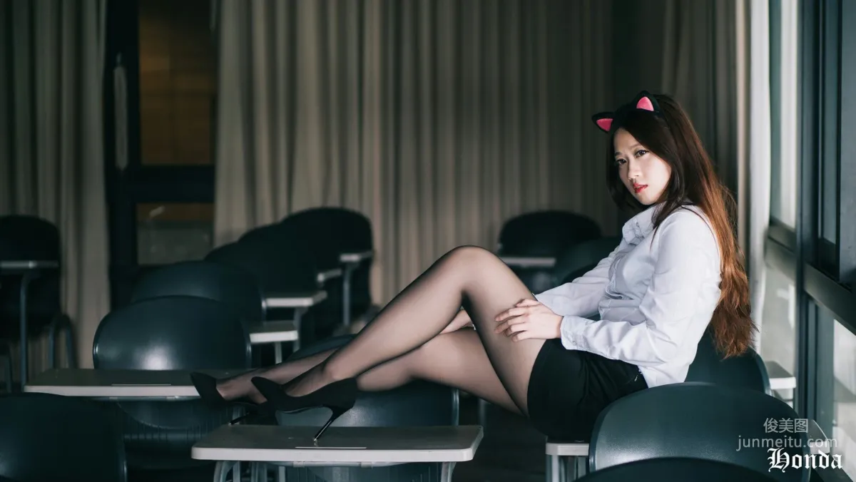 [台灣網紅美女] Becky OL服裝三套 寫真集 34