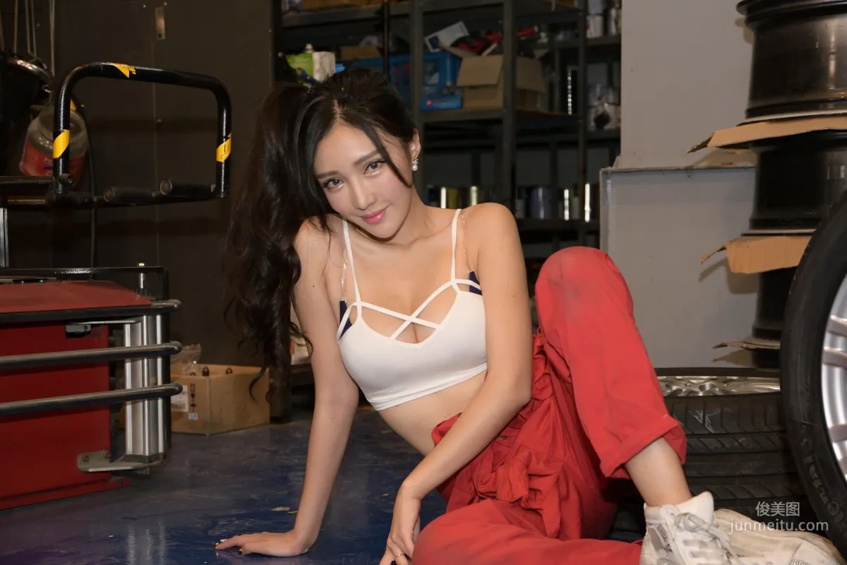[台灣正妹] 趙芸Syuan《美顔的汽車修理工》 寫真集 41