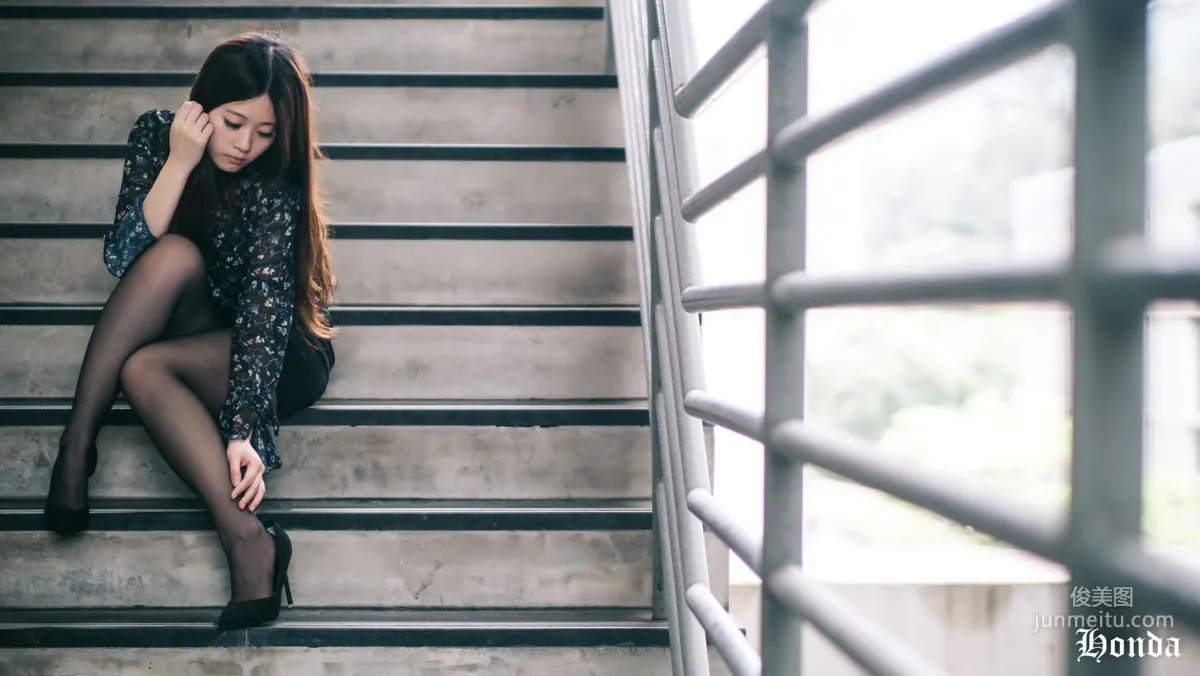 [台灣網紅美女] Becky OL服裝三套 寫真集 11