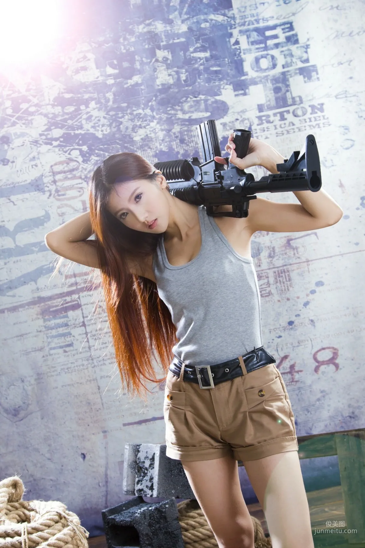 [台灣正妹] 薇安Vivian 琴棚軍警&海盜風棚拍 寫真集 1