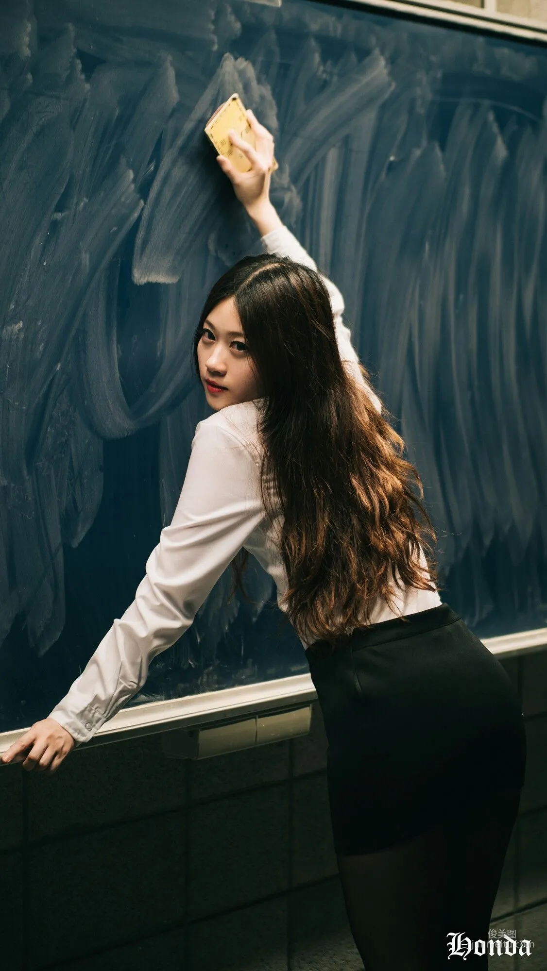 [台灣網紅美女] Becky OL服裝三套 寫真集 40