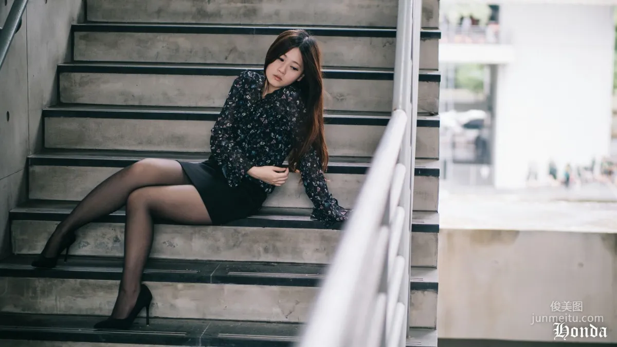 [台灣網紅美女] Becky OL服裝三套 寫真集 15