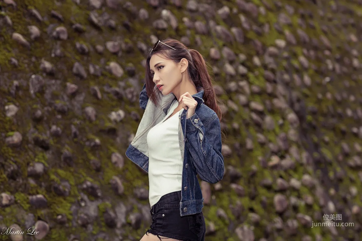 [台灣網紅美女] 蔡譯心《寶藏巖(3套服裝）》 寫真集 34