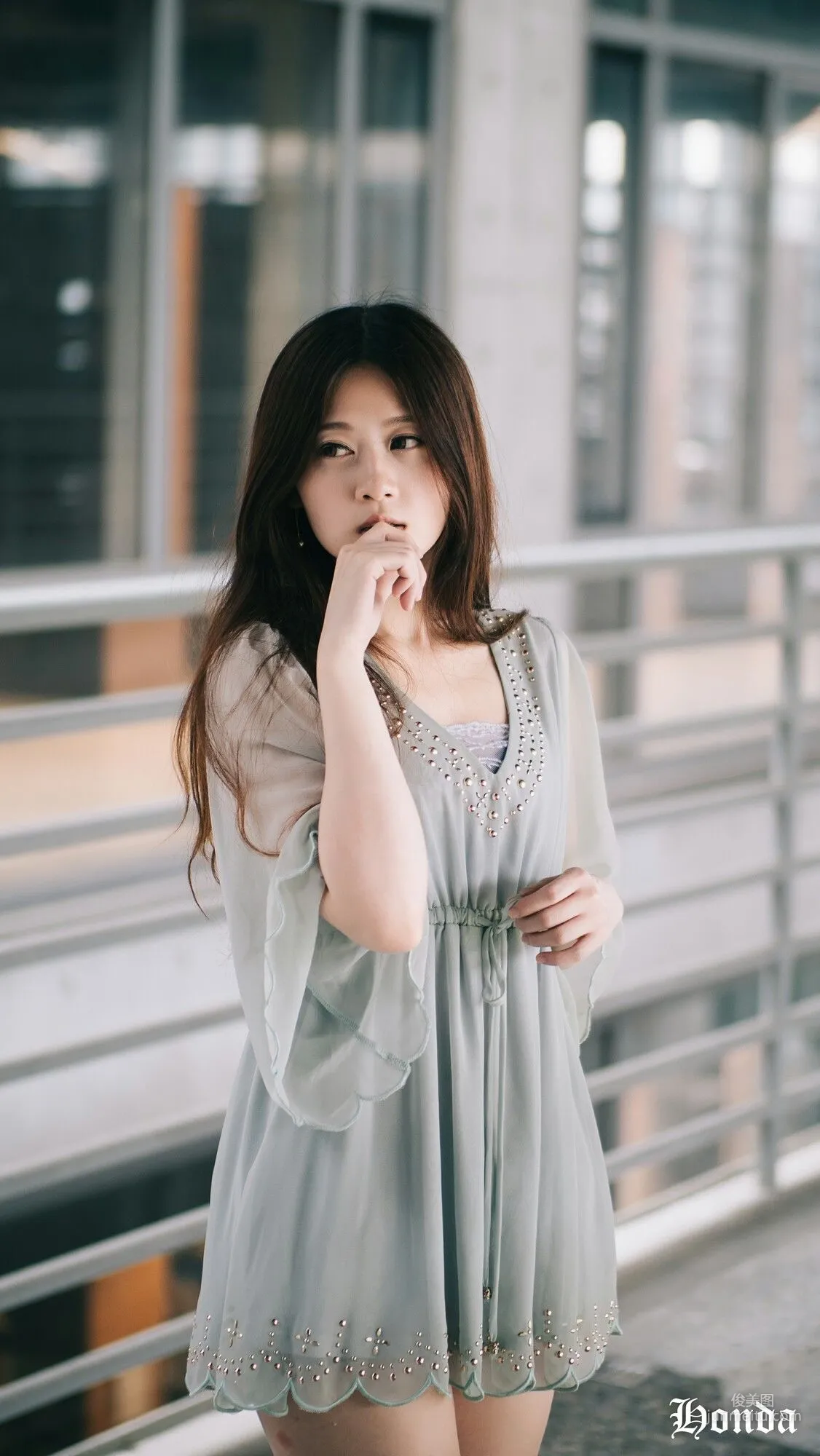 [台灣網紅美女] Becky OL服裝三套 寫真集 20