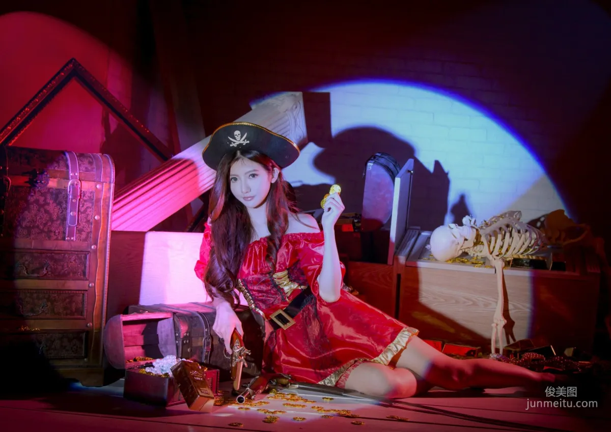 [台灣正妹] 薇安Vivian 琴棚軍警&海盜風棚拍 寫真集 26