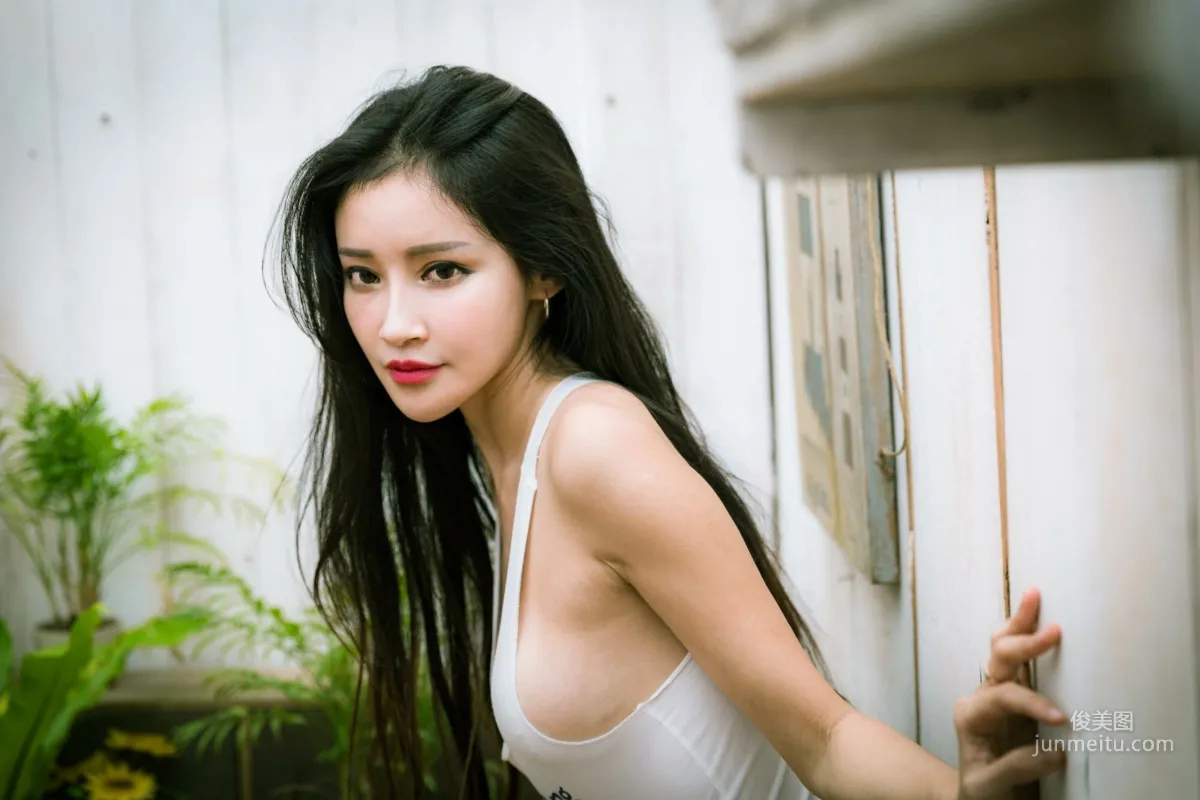 [台灣網紅美女] 詹艾葳Avril《内衣性感秀》 寫真集 86