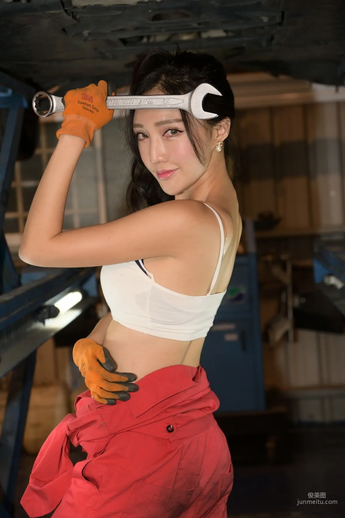 [台灣正妹] 趙芸Syuan《美顔的汽車修理工》 寫真集 43