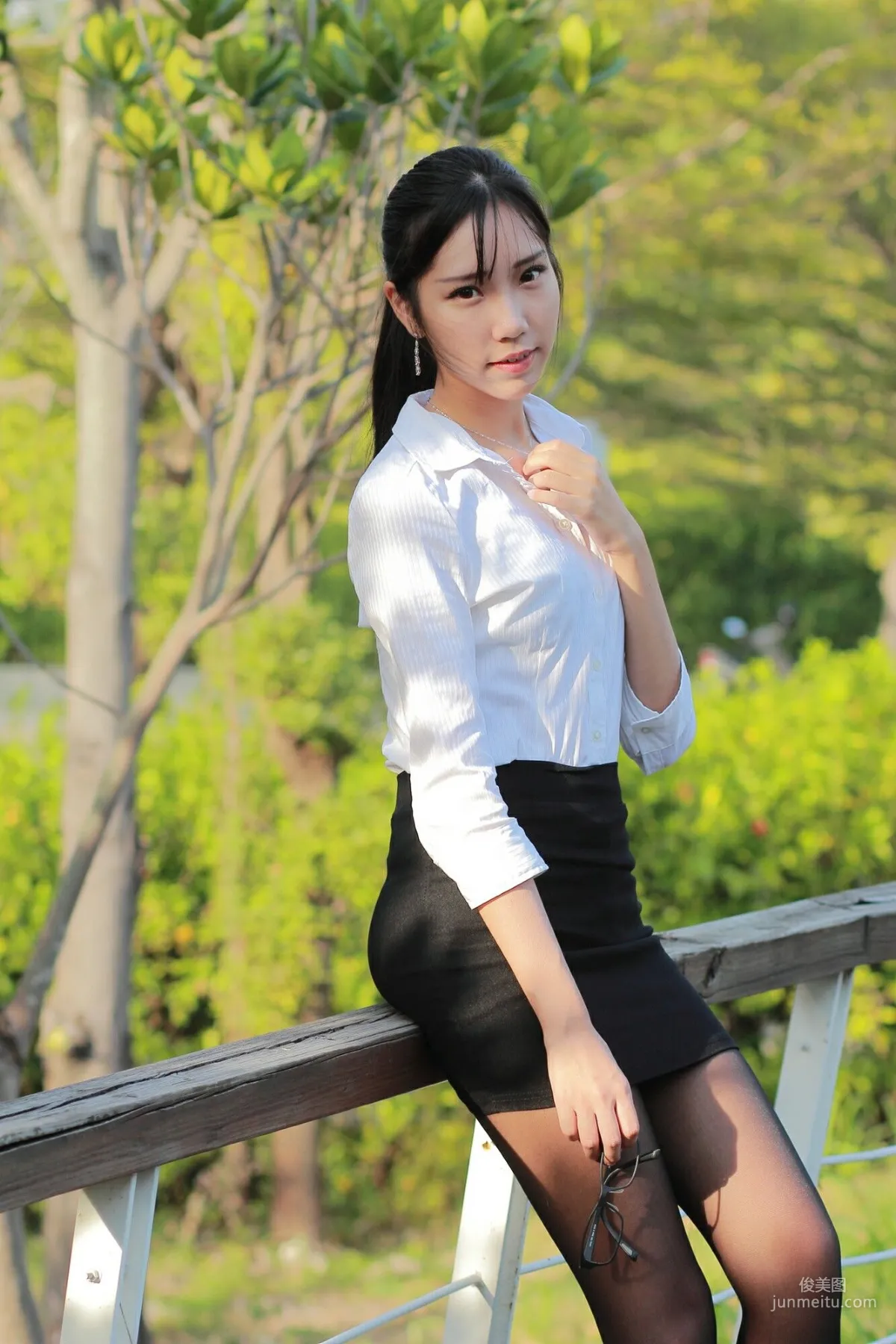 [台湾正妹] 豬比《兒童美術館外拍》 写真集20