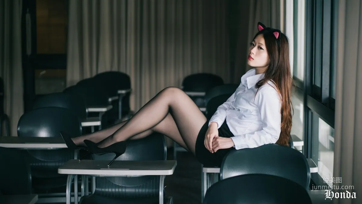 [台灣網紅美女] Becky OL服裝三套 寫真集 33